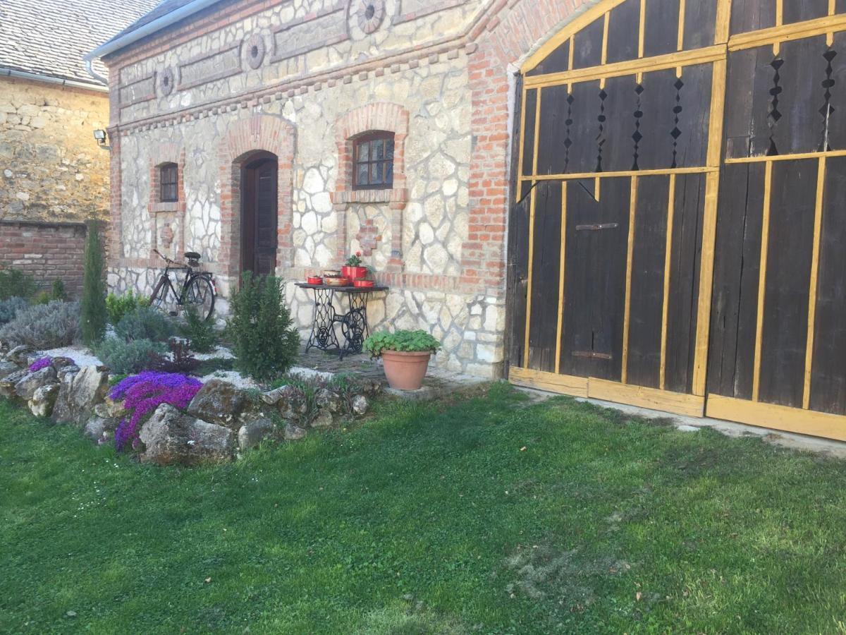 Levendula Porta Es Pajtaszinhaz Ξενοδοχείο Orfű Εξωτερικό φωτογραφία