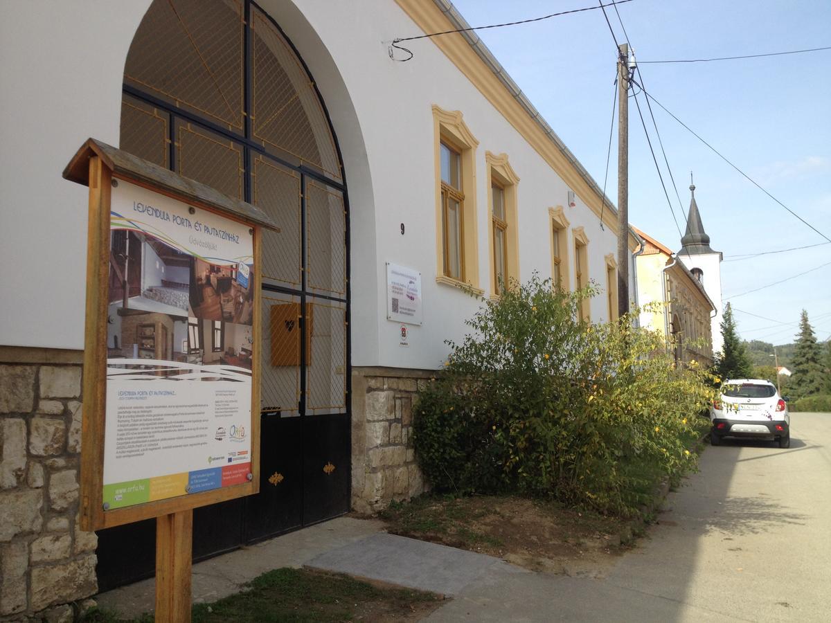Levendula Porta Es Pajtaszinhaz Ξενοδοχείο Orfű Εξωτερικό φωτογραφία